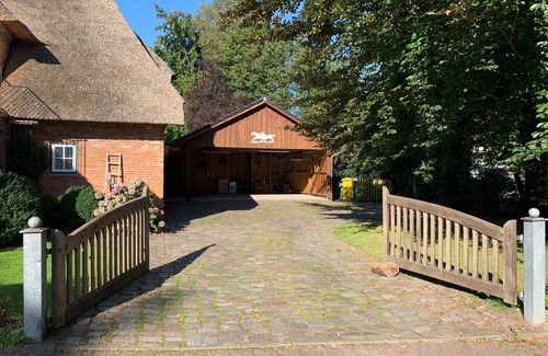 Seeth House | Großer und Moderner Reetdachtraum in Bester Lage mit Großem Grundstück und Sauna