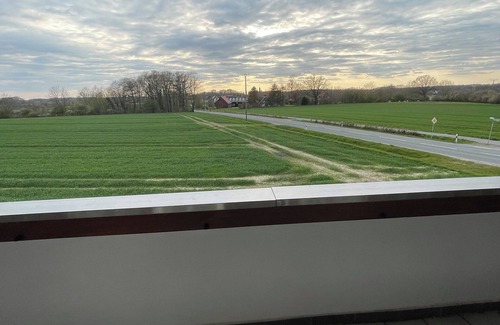 Nordkirchen Apartment | Großzügige Ferienwohnung für bis zu 4 Personen mit Balkon