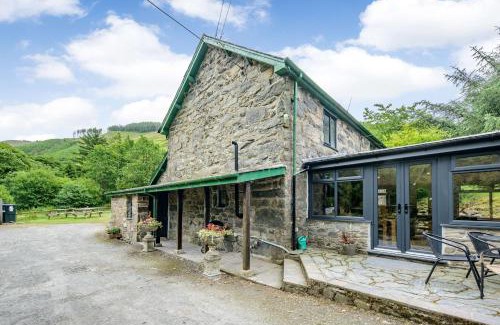 Llanfair Caereinion House | Groes Heol