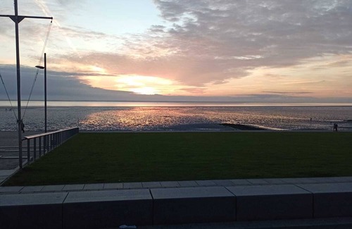 Warwerort Apartment | Grønhus by the sea, Apt 1