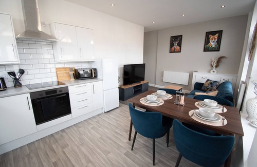 Little Hulton Apartment | Ground Floor 4 Bedroom Apartment Walkden