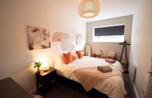 Little Hulton Apartment | Ground Floor 4 Bedroom Apartment Walkden