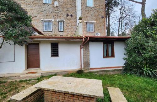 Genazzano Apartment | Ground Floor Apartment 1800