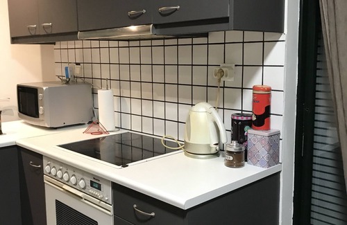 Mets Apartment | Ground floor apartment with fireplace , 10’on foot from the Acropolis