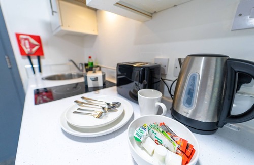 Selly Oak Apartment | Ground floor compact Studio!