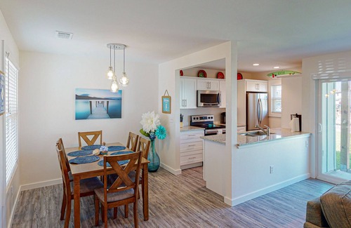 Port Aransas Condo | Ground Floor, Golf Cart Included, Pet Friendly, Shared Pool