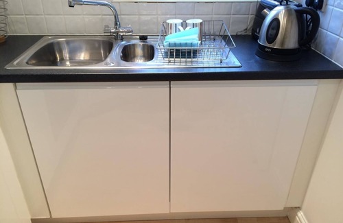 Fowey Apartment | Ground Floor Modern Apartment With Countryside Views. 4 star rating.