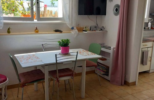 Royan Apartment | Ground floor of house with garden and barbecue; 900m from beach