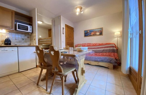 Praz-sur-Arly Apartment | Ground floor, terrace, tv, ski locker, 19m², Praz sur Arly