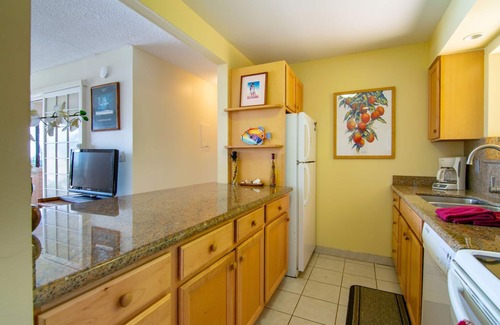 Maalaea Condo | Ground-Level Gem with Ocean Views and Beach Access