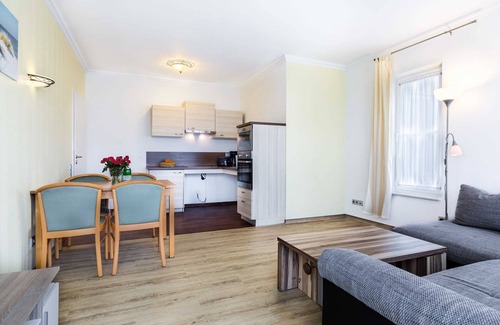 Pepelow Apartment | Group booking vacation home hang glider up to 30 guests - Ostseeferienhaus