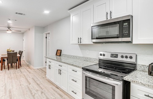 Lakeland Highlands House | Group Getaway w/Deck & Yard in Lakeland!