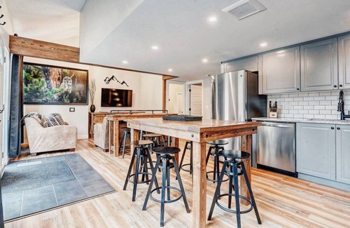 Canmore Apartment | Group Mountain Escape, Pool, Hot Tub, and Views