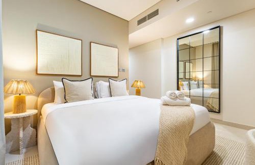 Abu Dhabi Apartment | Groups and Families Paradise - 5 min from ADGM, Galleria, Cleveland, Beach, etc - Designer's Choice - New Building - Heart of Al Reem