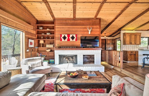 Groveland Cabin | Groveland Cabin w/Outdoor Perks & Game Room