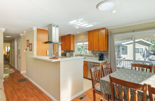 Groveland House | Groveland Vacation Rental w/Private Deck & Grill!