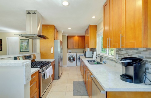 Groveland House | Groveland Vacation Rental w/Private Deck & Grill!
