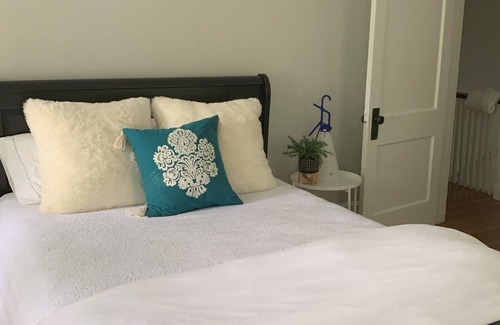 Grove Park- Sunset House | Grovepark Bungalow - Easy access to downtown Asheville / Blue Ridge Parkway