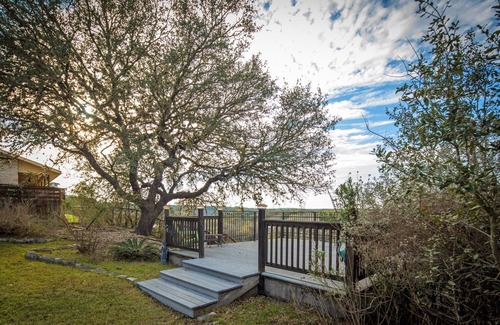Gruene House | Gruene Vista on the Guadalupe - river view, 1 mile from Gruene, 3 miles from Schlitterbahn!