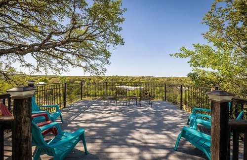 Gruene House | Gruene Vista on the Guadalupe - river view, 1 mile from Gruene, 3 miles from Schlitterbahn!