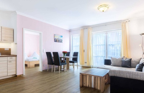 Pepelow Apartment | Gruppenbuchung Ferienhaus Drachenflieger bis 30 Gäste - Ostseeferienhaus Drachenflieger Pepelow OFC