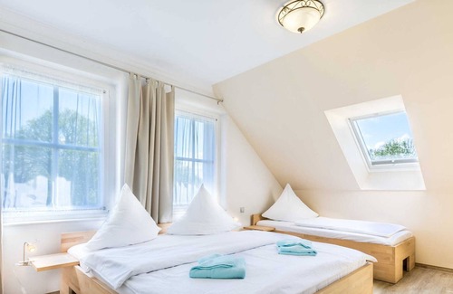 Pepelow Apartment | Gruppenbuchung Ferienhaus Drachenflieger bis 30 Gäste - Ostseeferienhaus Drachenflieger Pepelow OFC