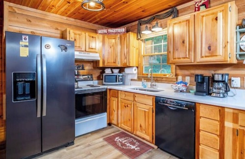 Townsend House | GSMNP Hillside Hideaway
