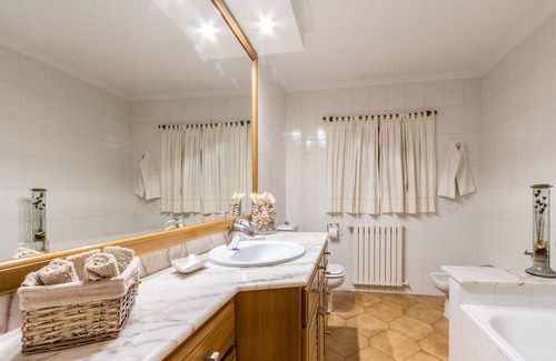 Inca Ski Chalet | Gual house with private pool