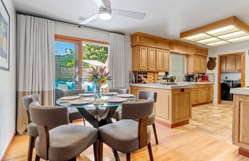 Guerneville House | GuernevilleGetaway~Laid Back Retreat w/Lounge, GameRm/HotTub/Pup/WiFi