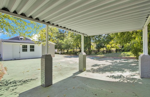Terry Sanford House | Guest Apartment: 1 Bd 1 Ba with Washer & Dryer