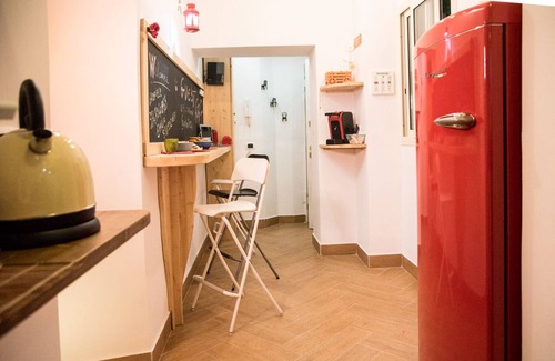 Naples City Centre Apartment | Guest Art - Naples