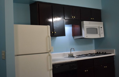 Brunswick Hotel | GUEST COTTAGES & SUITES