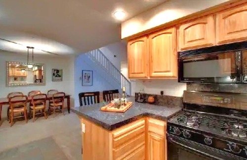 Olympic Valley Condo | Guest Favorite! Super Accommodations! Excellent Location! Tavern Inn #54!