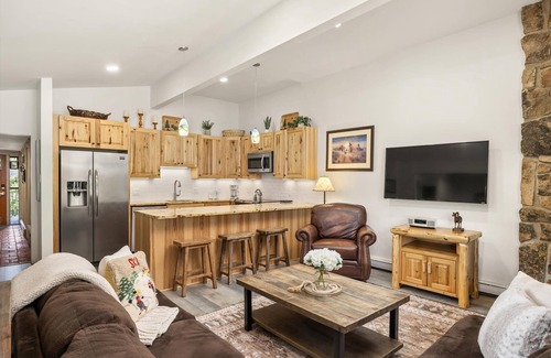 Snowmass Village Condo | Guest Favorites at 10% Off! Stay 3 nights through Nov