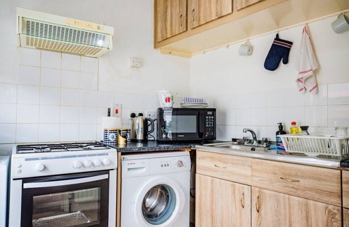Malvern Apartment | Guest Homes | Broadbanks Apartment