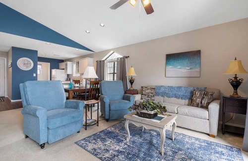 Branson Condo | Guest House at The Greens | Dolly Parton's Stampede