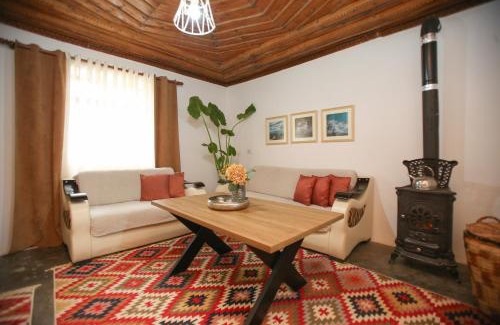 Jala Ski Chalet | Guest House Bashaj Village