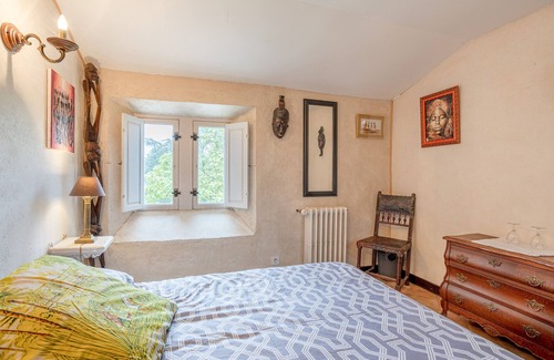 Landevieille Bed & Breakfast | Guest House 'Chambre Afrique' with Shared Garden and Wi-Fi