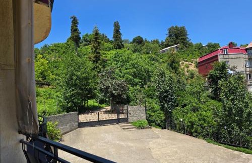 Chakvi House | Guest house EMZAR