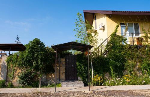 Karolino-Bugaz House | Guest House Filin