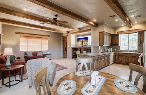 North Scottsdale House | Guest House in North Scottsdale - great location for business trips and golfers