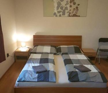 Komarno House | Guest House Meat Heads Pub