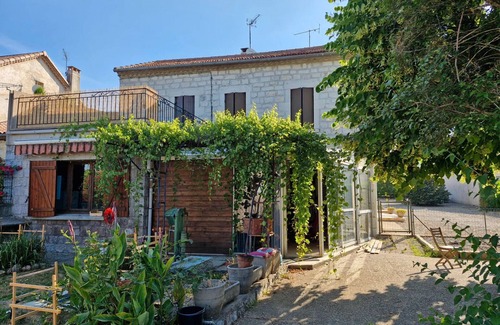 Ruoms House | Guest House - 'Nature D'Art' with Private Pool, Private Terrace and Wi-Fi