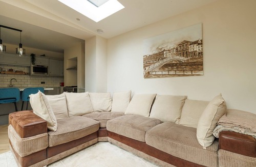Rathgar House | Guest Ready - Renovated Stay in Urban Dublin