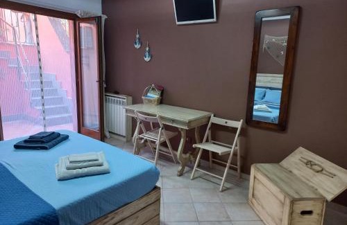Zona XXX Castel Fusano House | Guest room ‘’Sottocoperta’