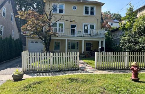 Park Hill Apartment | Guest Suite - 21 mins to New York City - 6 guests