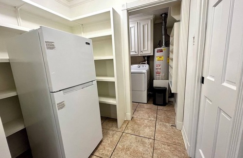 Katy House | Guest suite B - 1.2 mile to Katy Mills!