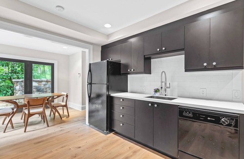Chapel Hill House | Guest Suite by UNC w/King Suite, Full Kitchen, Work Desk