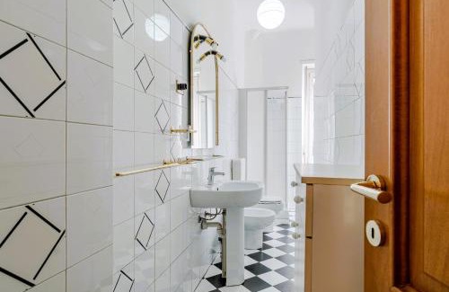 Historic Centre Apartment | GuestHost - Piazza Vittorio Veneto Apartment Turin