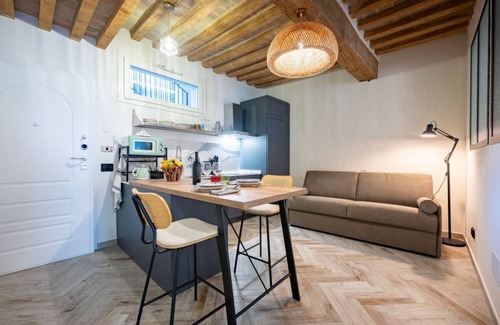 Oltretorrente Apartment | GuestHost - Stylish & Elegant Parma Apartment 5